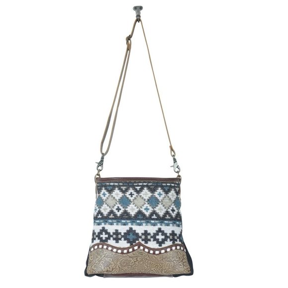 NWT Myra Shoulder Bag - Picture 3 of 6